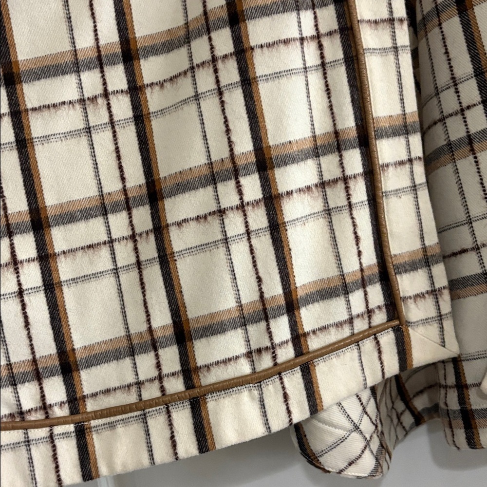 RECREO San Miguel Wool Cashmere Poncho. Leather lambskin trim. - Picture 2 of 8